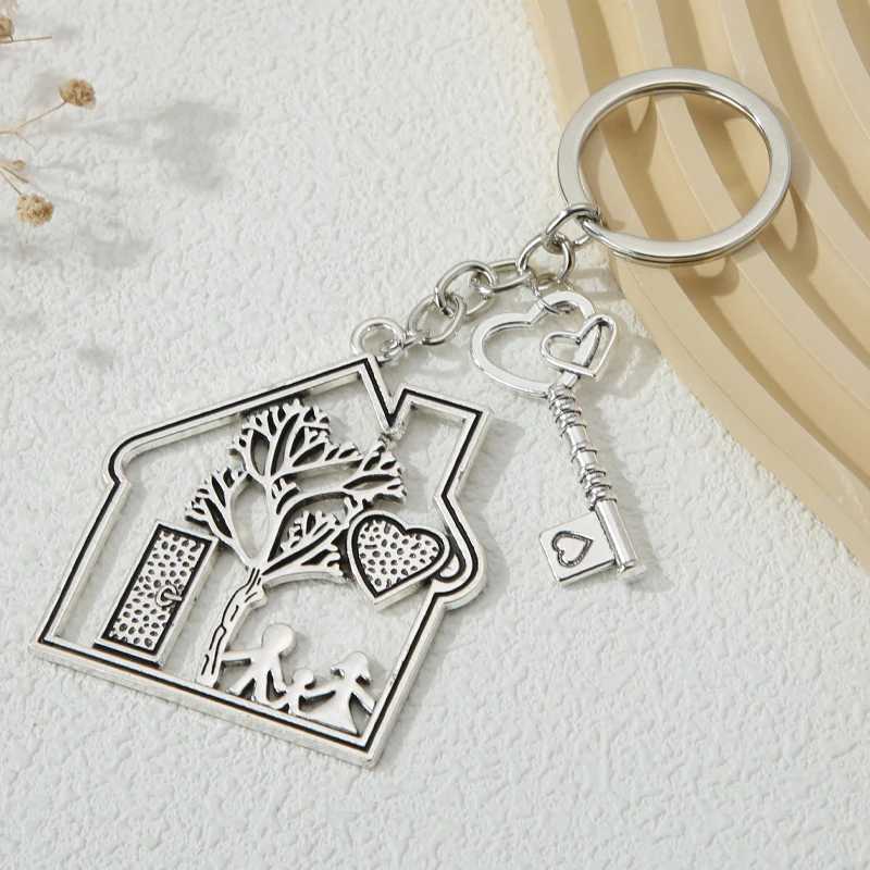 Family Keychain Dad Mom Child Love House Key Ring Kinship Key Chains For Women Men Handbag Accessorie Handmade Jewelry GiftsL240729
