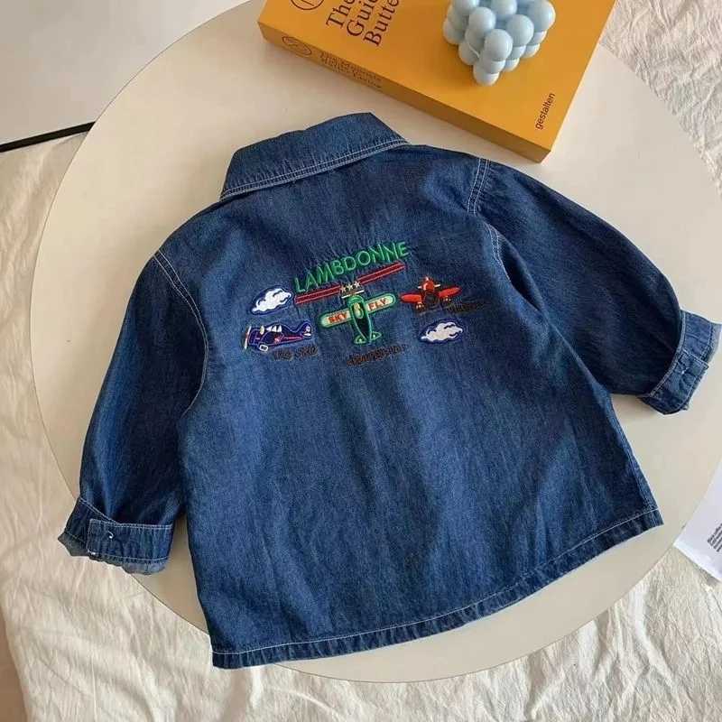 Fashion boy denim shirt cartoon embroidery childrens long sleeved jacket childrens loose casual denim jacketW240729