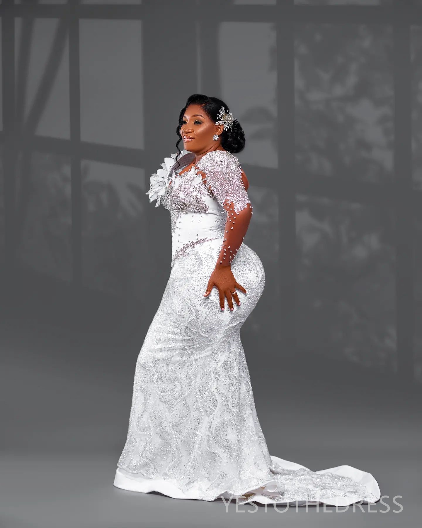 R&W 2024 Plus Size Mermaid Dress Bridal Bride Illusion Sheer Neck Bead Pearls Rhies Decorated Beaded Lace Ruffle Wedding Gowns for Marriage D283