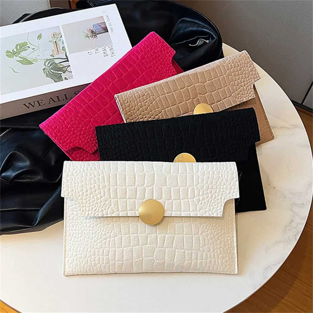 Casual Ladies Clutch Bag 2023 New Minimalism Handheld Envelope Bags Felt Indentation Handbag Solid Color Business Womens BagXJ240729
