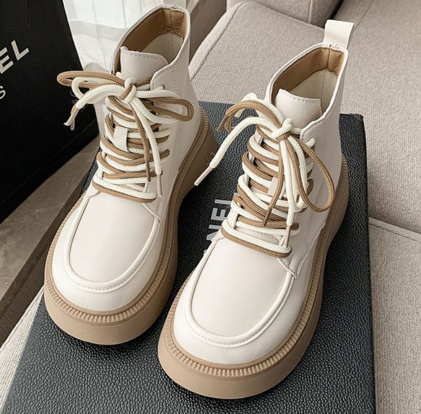 New fashionable retro round toe British style single shoe with thick heel and lace up leather surface Martin boots