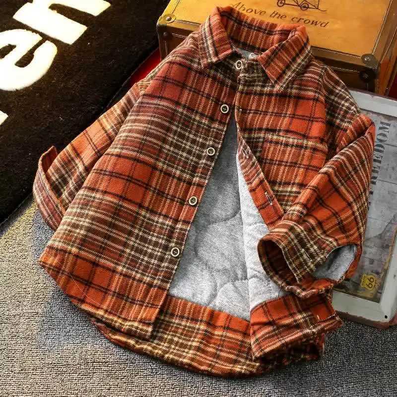 Boys shirt thickened plush winter childrens thickened warm shirt Korean plaid autumn and winter seasonal jacketW240729