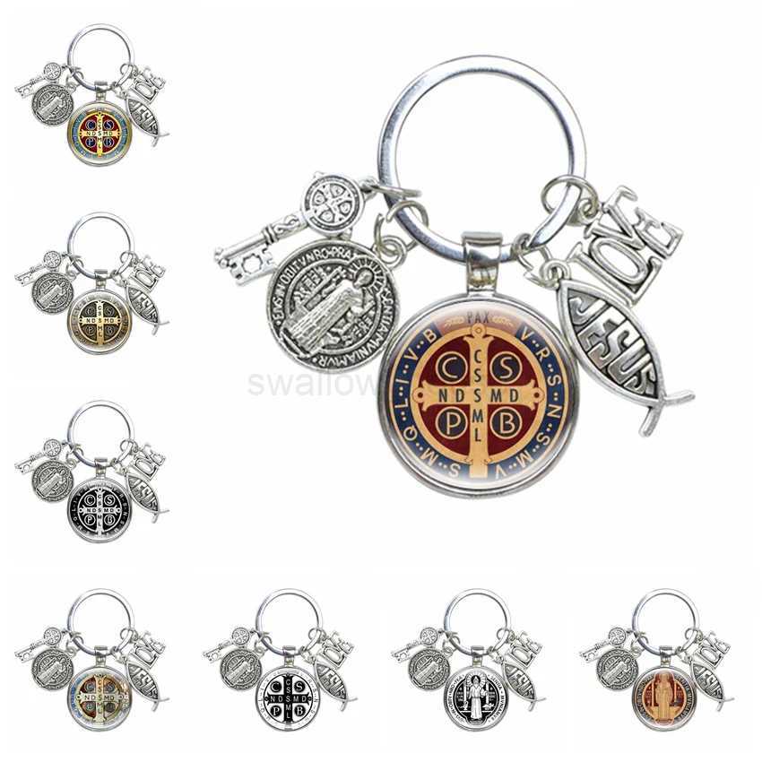 Saint Benedict Medallion Keychain Religious Jewelry I LOVE JESUS Alloy Crafts Charms Domed Glass Catholic San Benito Key RingL240729
