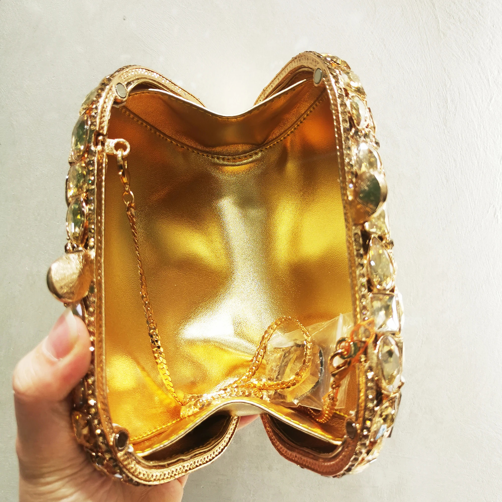 WHTUOHENLarge Sier Stones Wedding Dress Purses Women Bridal Crystal Handbags Rhie Party Prom Evening Clutches Minaudiere 240729 fdc8