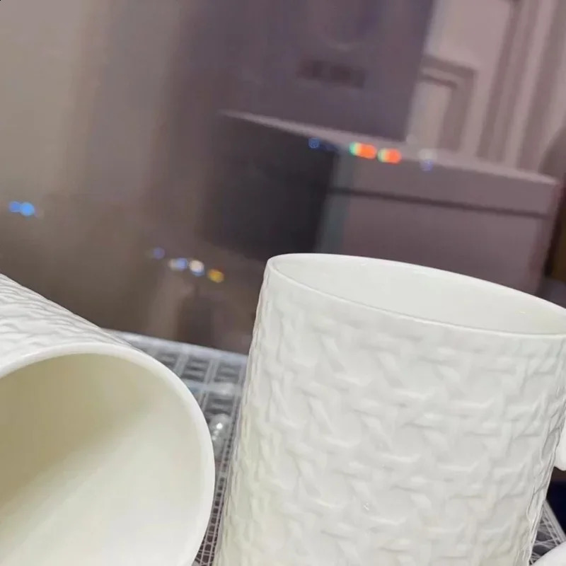 European Highend 2Pcs White Gift Box DI Rhombus Bone China Milk Cup Creative Fashion Mug Coffee 240729