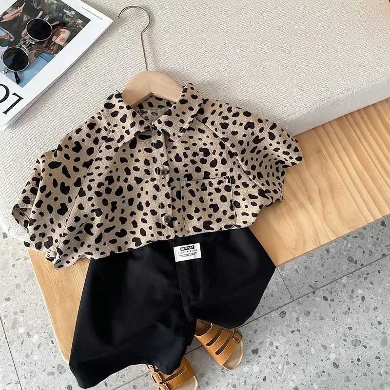 Childrens clothing boys short sleeved summer baby summer top new childrens shirt Korean lapel shirtW240729