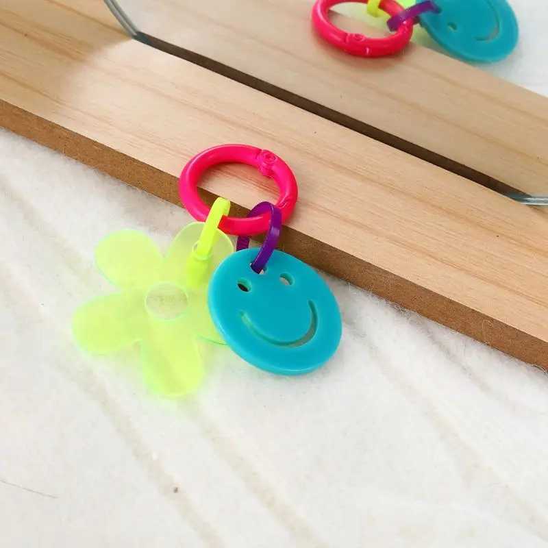 Y2K Smile Face Flower Keychain Cute Acrylic Key Chain Ring Purse Bag Backpack Charm Back To School Accessories GiftL240729