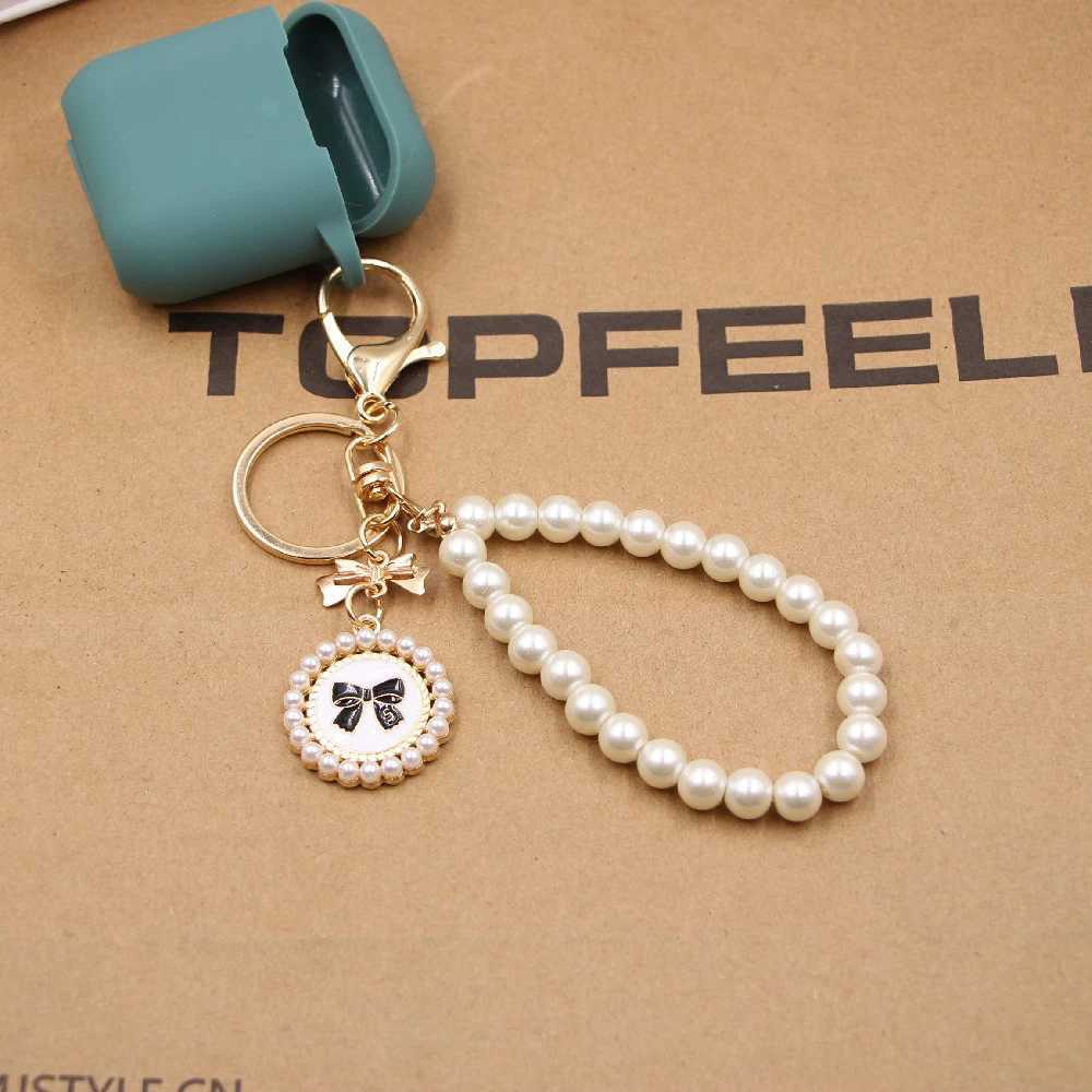 Vintage Pearl Beads Bracelet Keychain Trendy Wrist Strap Keyring for Women Headphone Case Pendant Purse Handbag Jewelry GiftsL240729