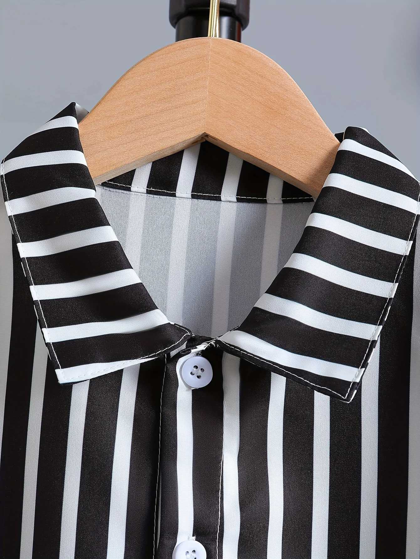 Summer black and white striped printed boys creative shirt casual short sleeved lapel shirt top baby boys clothing outdoor T-shirtW240729