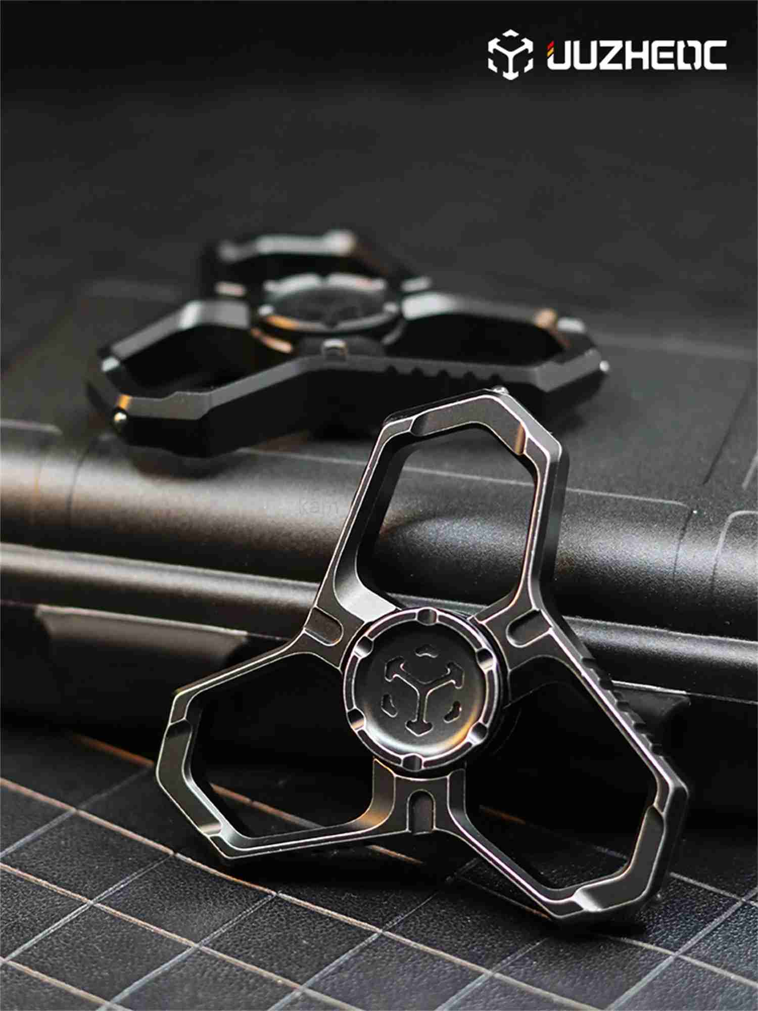 JUZHEN EDC Titanium alloy Fingertip Gyro Decompression Toy Window Breaker Boyfriend GiftM240729