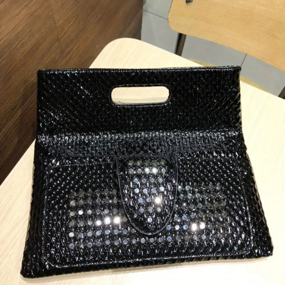 Womens Fashion Banquet Bag with Diamond Rivet Gothic Handbag Large Capacity Envelope One Shoulder Crossbody Handbag 240729
