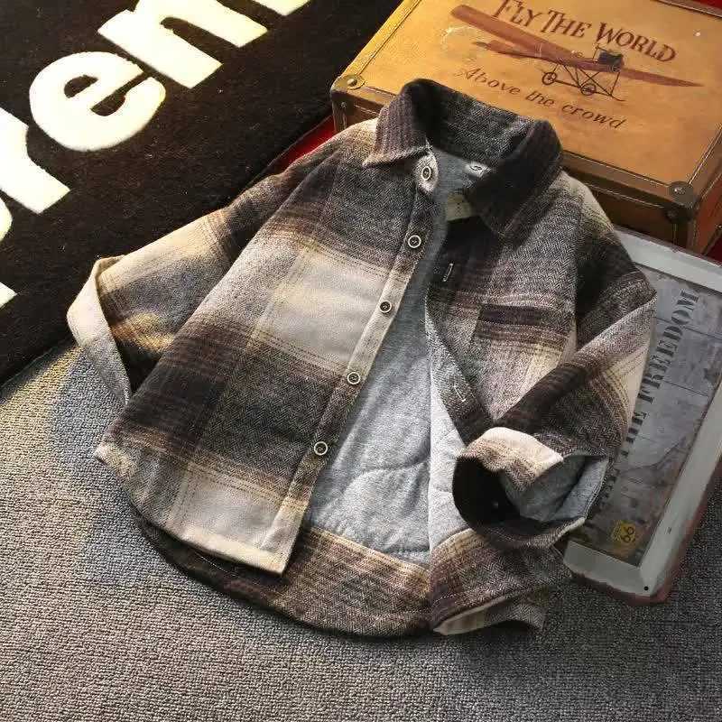 Boys shirt thickened plush winter childrens thickened warm shirt Korean plaid autumn and winter seasonal jacketW240729