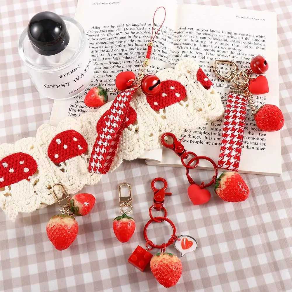 Simulated Fruit Women Jewelry Bag Pendant Gift For Friend Backpack Pendant Strawberry Heart Keychain Key Holder Key AccessoriesL240729