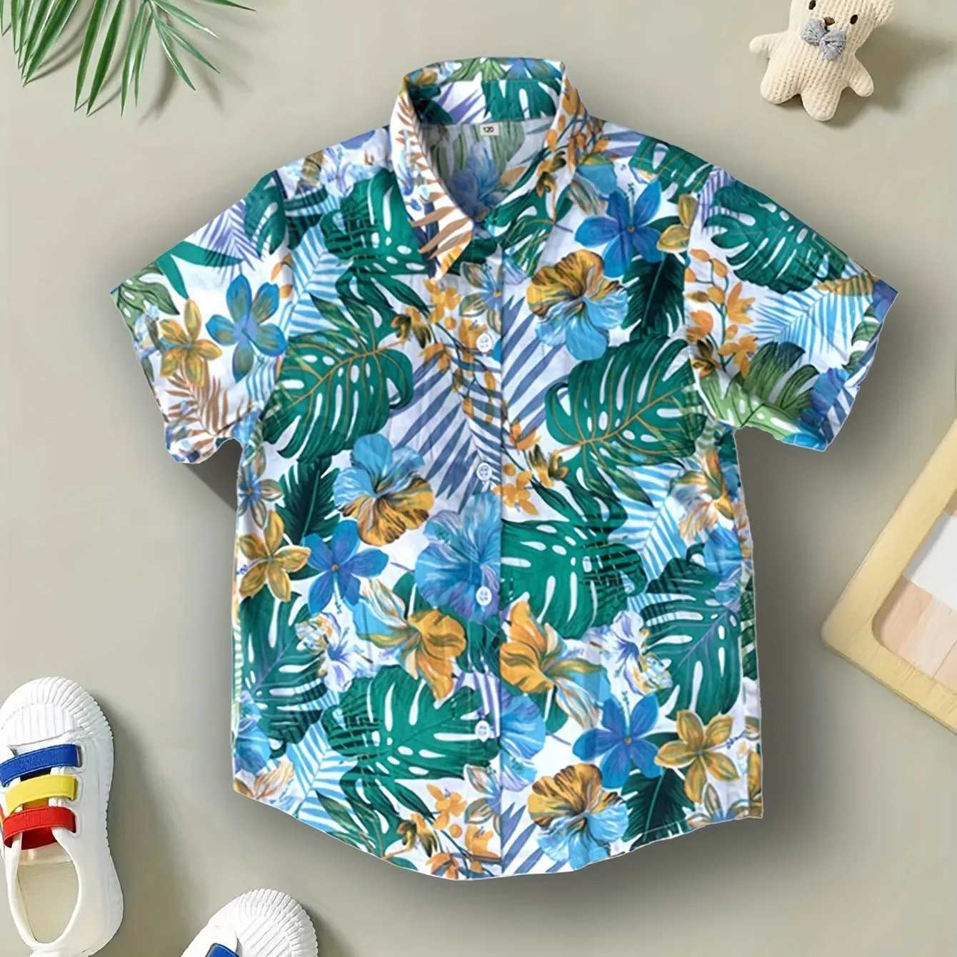 Childrens flower and leaf print pattern boys fashionable and creative short sleeved shirt collar shirt casual childrens topW240729
