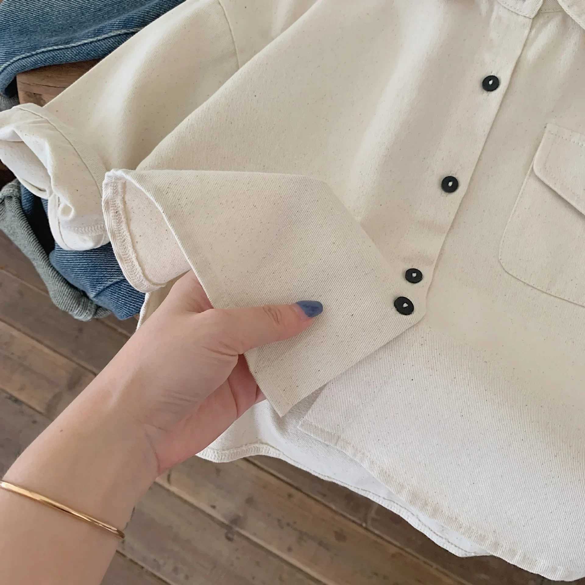 Boys shirts childrens shirts 2023 autumn Korean retro solid shirts baby casual jackets childrens long sleeved topsW240729