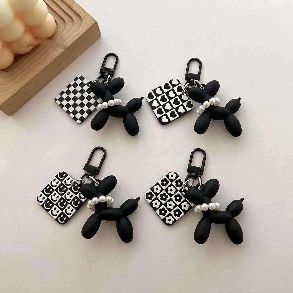 Cool Acrylic Cartoon Balloon Dog Keychains Black Color Heart Flower Pendant Phone Chain Key Buckle Accessories Bag Pendant ToysL240729