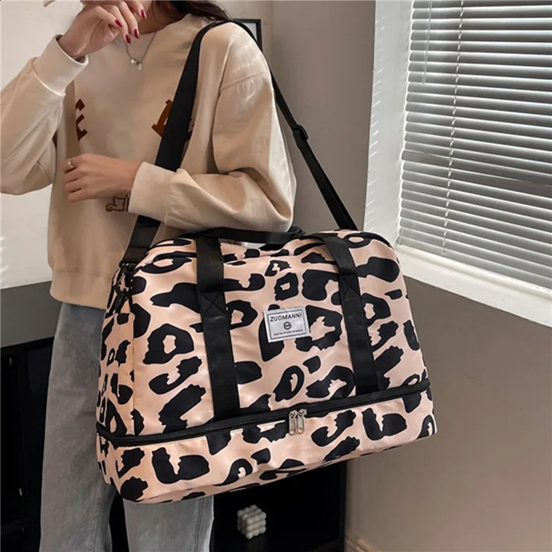 Fashion Waterproof Travel Fitness Bag Portable Nylon Women Sport Clothes Storage Pack Multifunction Dry Wet Separation Gym Pouch 240729
