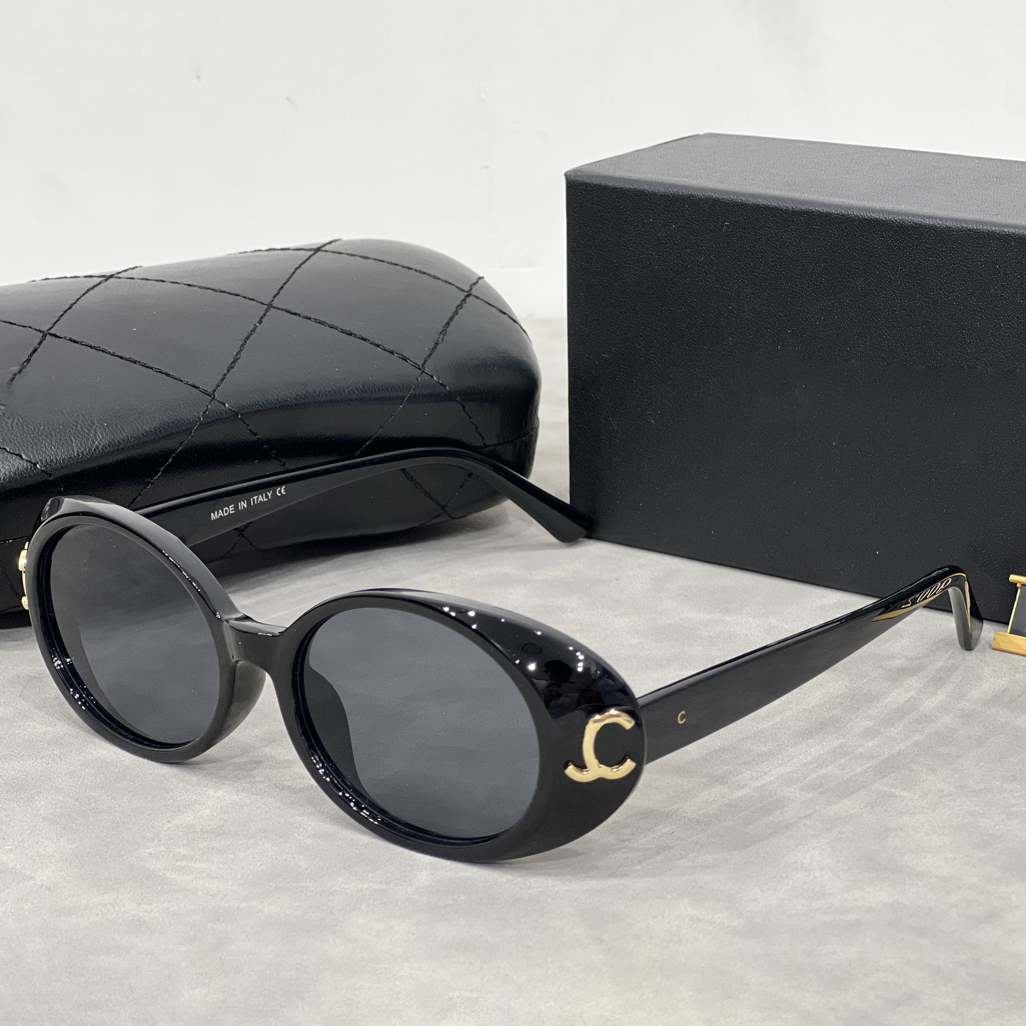 Designer sunglasses ladies classic letters oval small frame sunglasses shopping travel fashion trend glasses UV protection beach sunglasses luxury