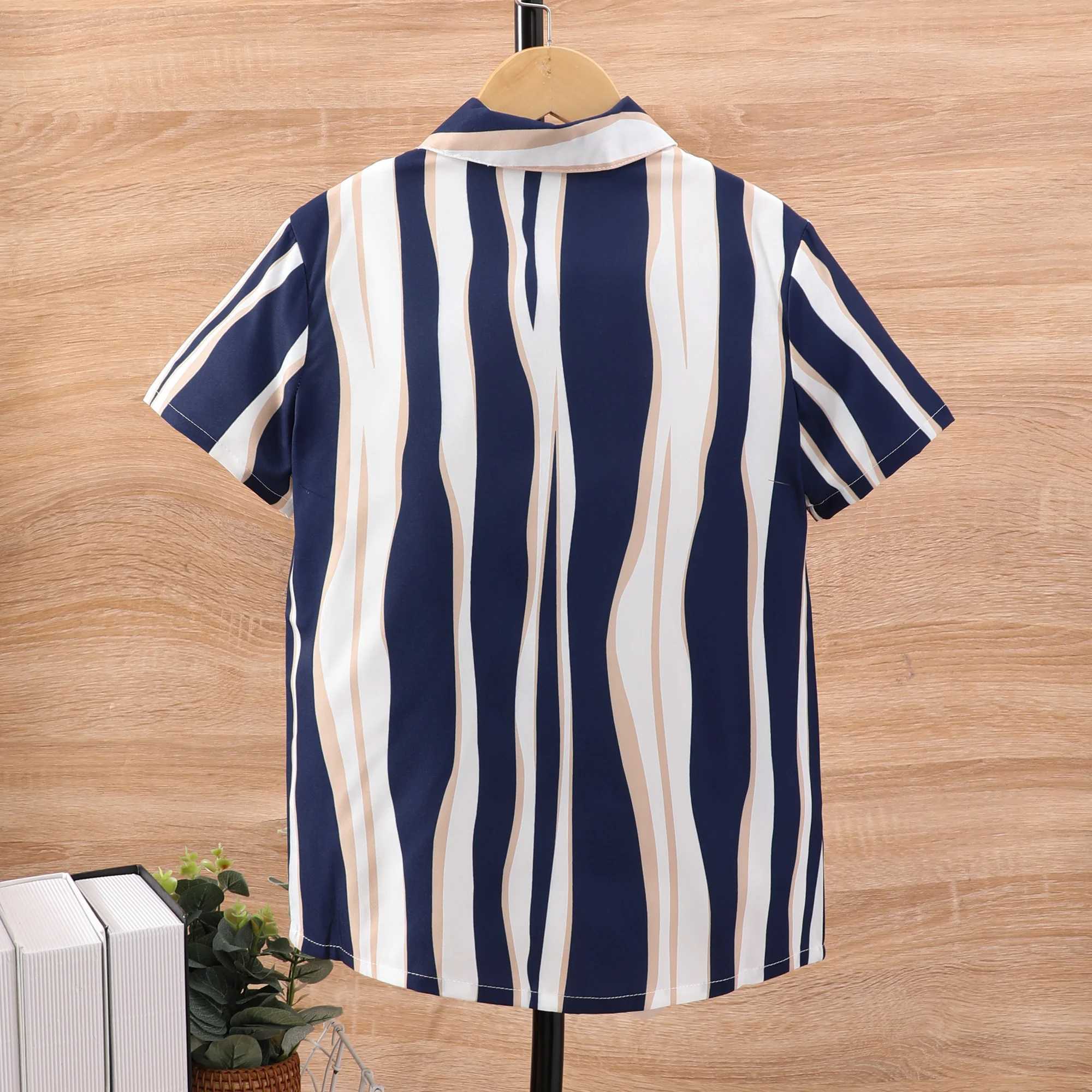 Summer boys new childrens clothing short sleeeved lapel striped shirt casual minimalist top 8 9 10 11 12 13 14 yearsW240729
