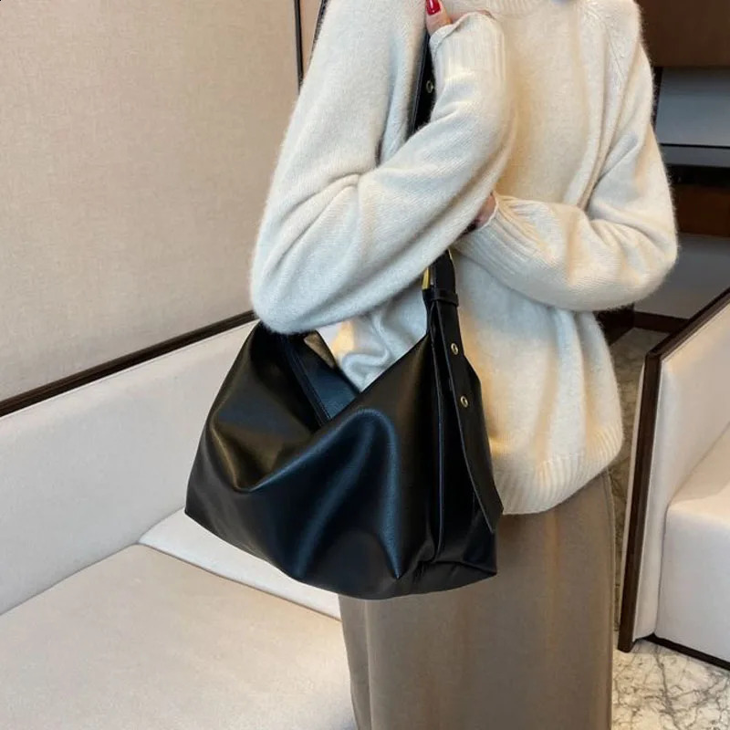 Womens leather tote bag with large capacity simple and versatile commuting bag fashionable and casual one shoulder crossbody 240729