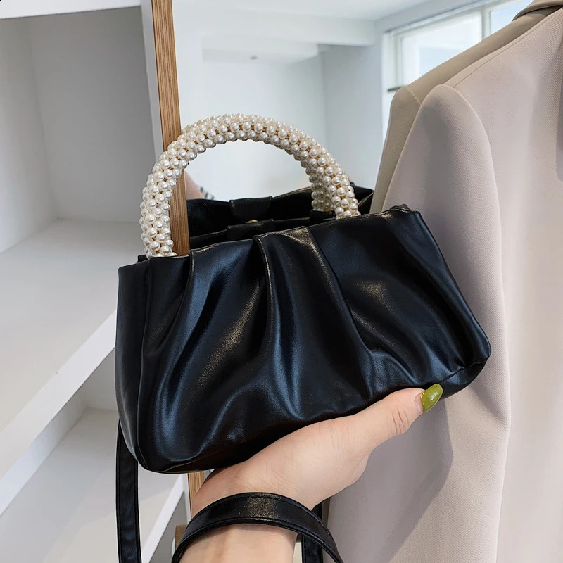 2024 Women Solid Color Handbag Cloud Bag Fashionable Soft Face Portable Small Bags Simple Shoulder Crossbody Bags 240729