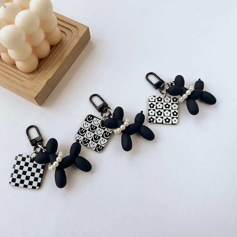 Cool Acrylic Cartoon Balloon Dog Keychains Black Color Heart Flower Pendant Phone Chain Key Buckle Accessories Bag Pendant ToysL240729