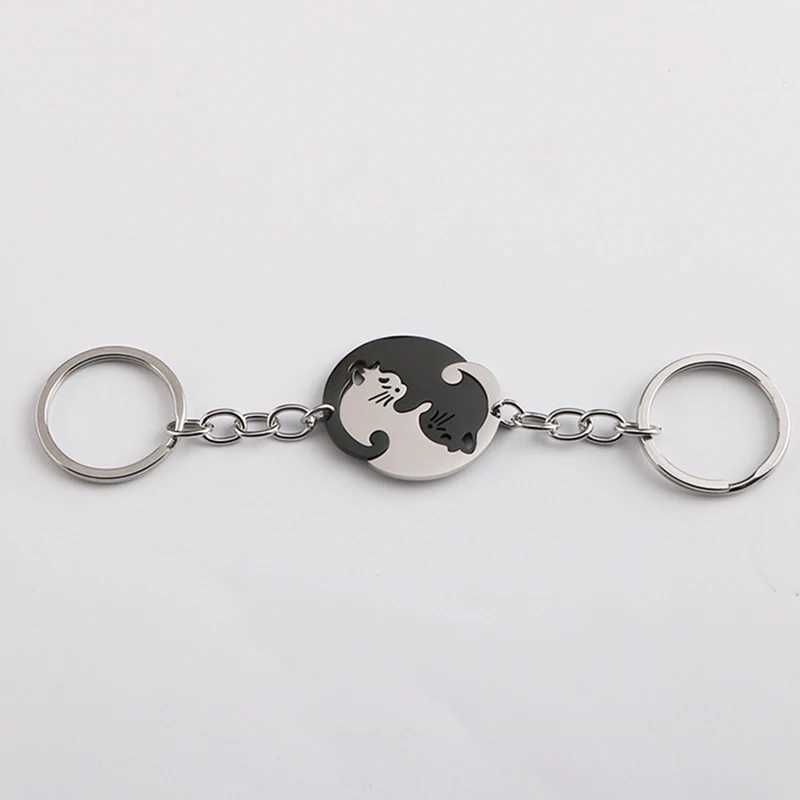 Small Item Portable Stainless Steel Keychain Heart-shaped Splicing Cat Yin and Yang Cat Pendant Necklace Keychain JewelryL240729