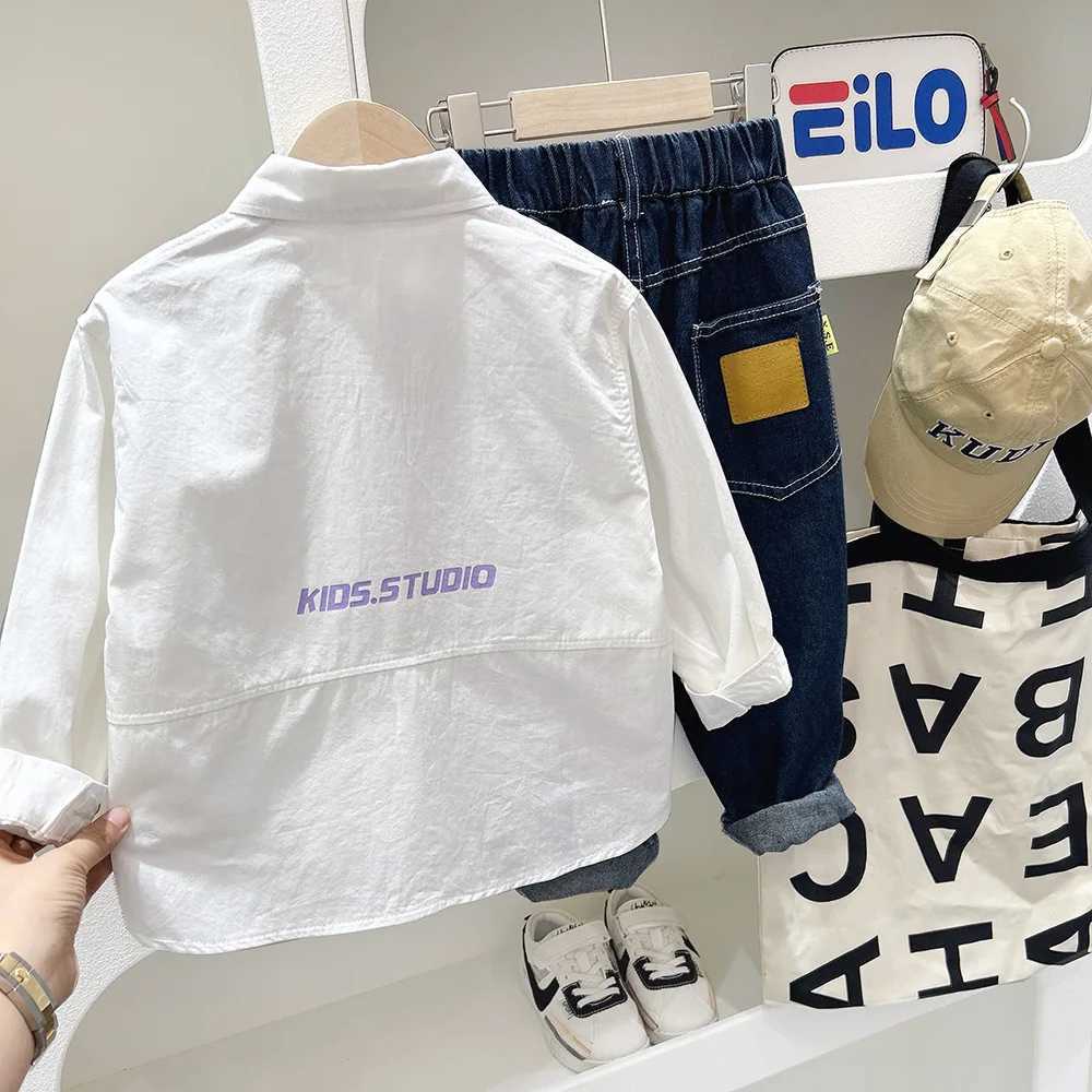 Spring and autumn childrens shirt with solid collar and single chest long sleeved student shirtW240729