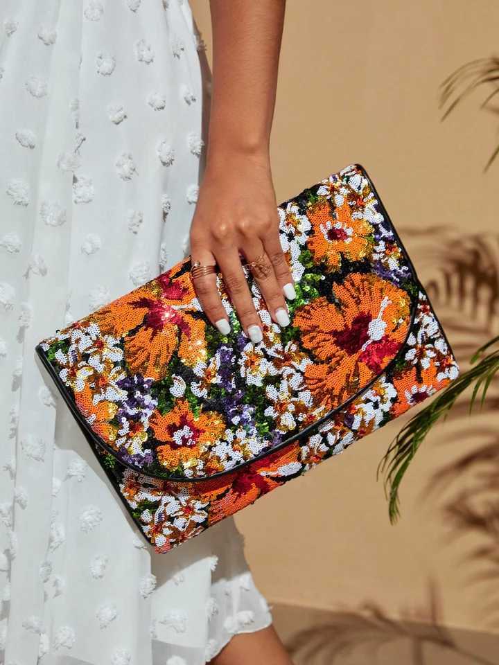 Ladies flip bag with beads and random patterns perfect for weddings dinners parties and datesXJ240729