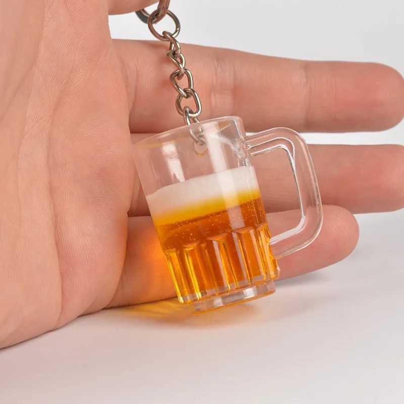 Funny Simulation Beer Mug Keychain Miniature Beer Pendant Keyring for Man Women Couple Bag Trinkets Bar Souvenir GiftL240729