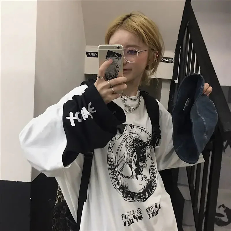 Mens ultra-fine T-shirt summer mens clothing unisex long sleeved T-shirt street clothing Harajuku Gothic punk top dark Y2k loose anime T-shirt 240826
