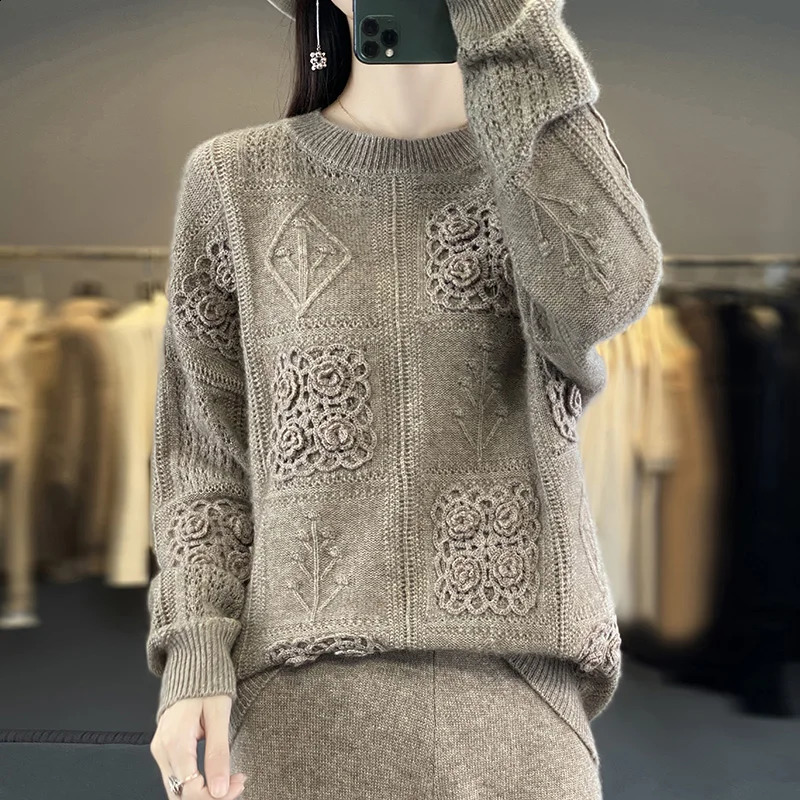 Autumn and winter 100% sweater womens round neck hook openwork loose leisure trend heavy industry 240730