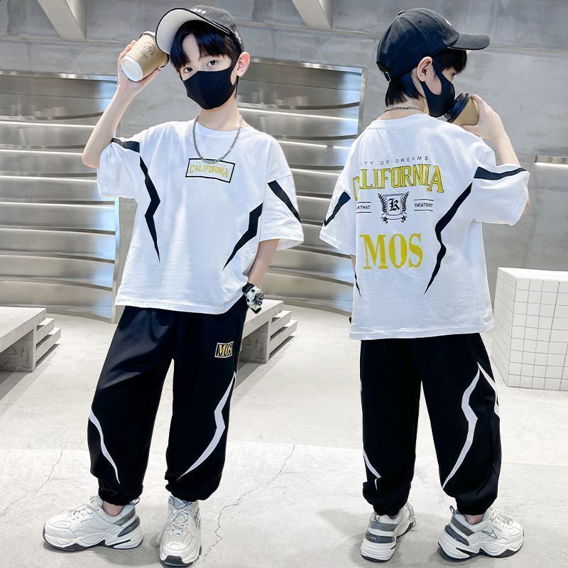 Childrens clothing for boys autumn and winter set for children boys plus cashmere hoodie casual foreign style two piece set 230803