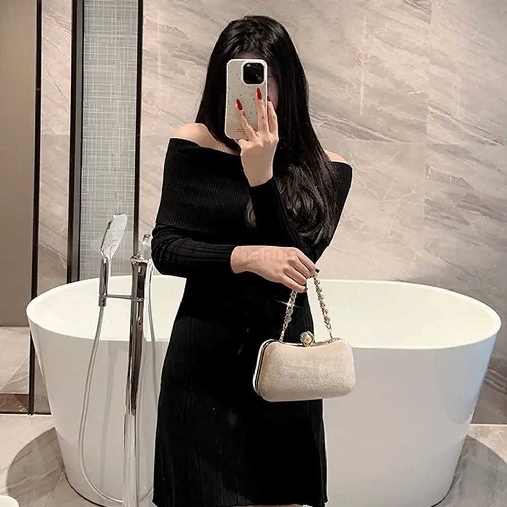 Gold Velvet Evening Bag Fashion French Vintage Pearl Chain Shoulder Bags Banquet Clutch Wedding PartyXJ240730