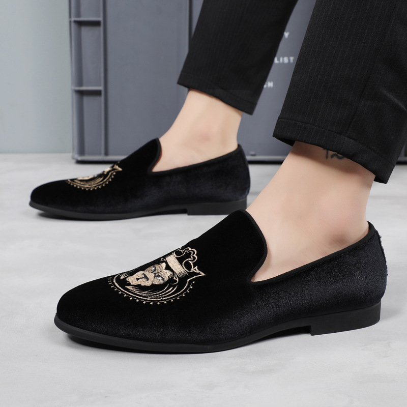 2025 new Fashion Men Embroidery Party Wedding Slip-on Loafers Moccasins Men's Casual Shoes Mens Light Comfortable Driving Outdoor Flats e960 