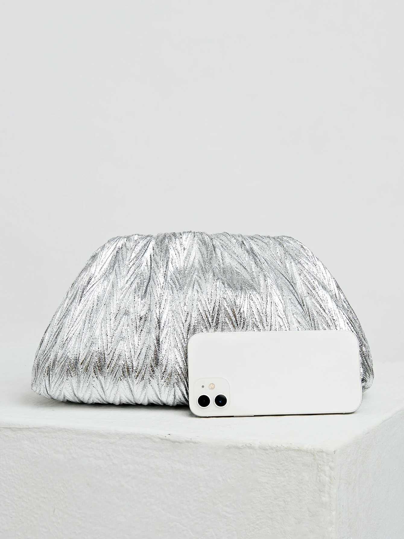 Elegant silver pleated handbag large capacity luxury portable banquet bag for easy carrying perfect choice for parties datesXJ240730