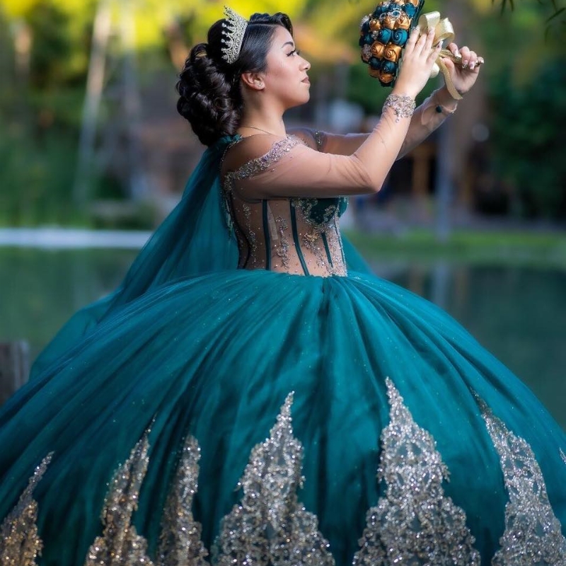 Emerald Green Off The Shoulder Gown Quinceanera Dresses 2024 Beaded Appliques Sweet 16 Birthday Party Gowns Robe De Ball