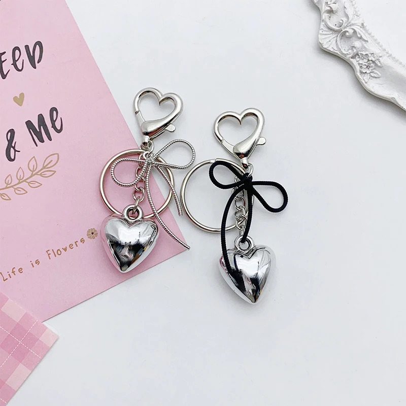 Y2K Silver Color Metal Keychain Simple Bowknot Heart Keyring Car Key Holder Backpack Pendant Bag Hanging Decoration y241017