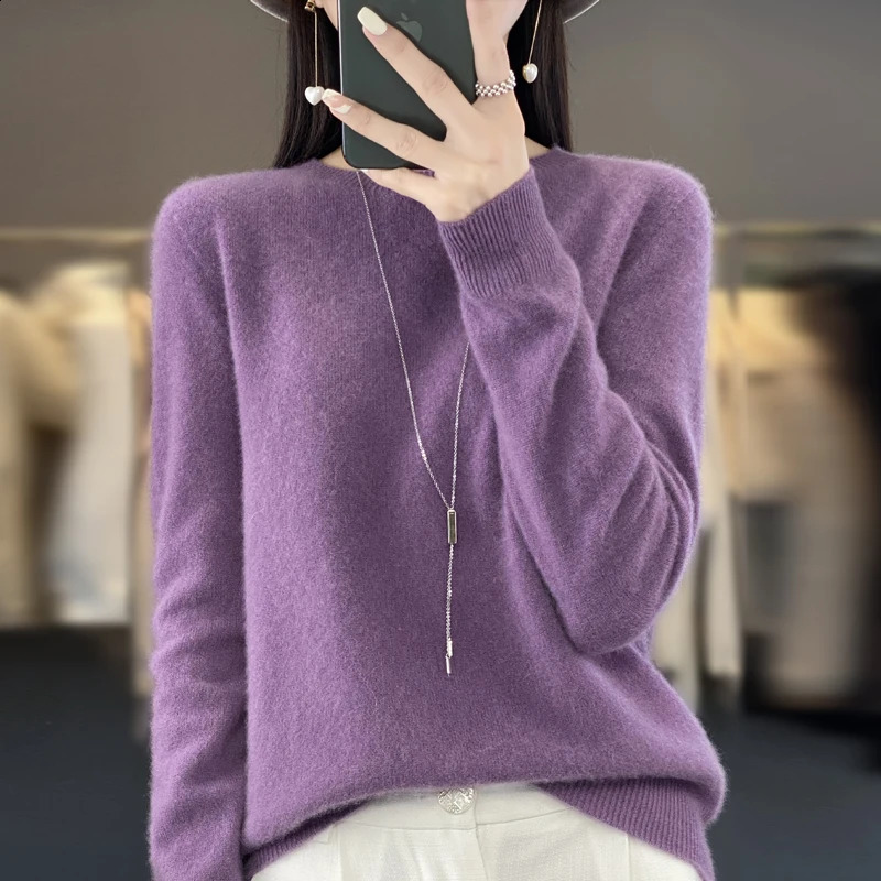 Autumn and winter Merino 100% wool solid color warm female Oneck knitted long sleeve pullover 240730