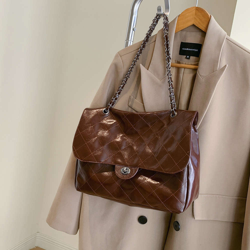 2025 Designer 2024s 2024 New 3 Design Women Light Crossbody Shoulder bag Chain Casual Style Minimalist style Commute Classic Fashion Versatile Free sh