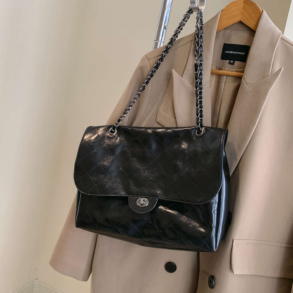 2025 Designer 2024s 2024 New 3 Design Women Light Crossbody Shoulder bag Chain Casual Style Minimalist style Commute Classic Fashion Versatile Free sh