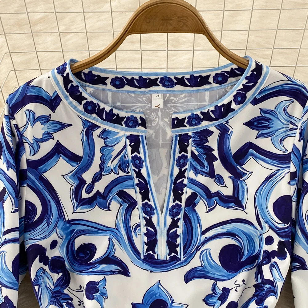 Summer Runway Blue And White Porcelain Long Dress Women O-Neck Flare Sleeve Floral Print Bohemian Side Split Loose Robe Vestidos240730