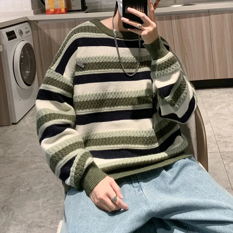 AutumnWinter Retro Round Neck Pullover Sweater for Men Casual Knitted Fashion Bf Style Teenage Students 240812