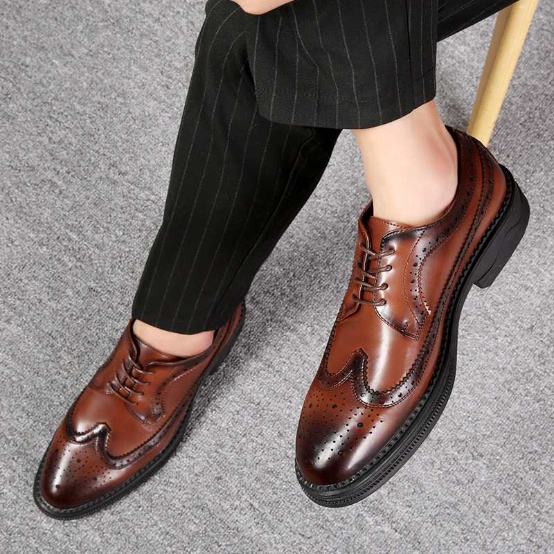 2025 new Fashion Brown Mens Dress Designer Italian Leather Casual Business Oxford Brogues Shoes For Men Moccasin