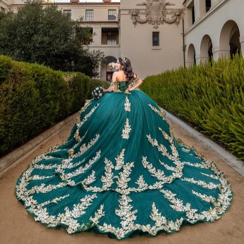 Emerald Green Shiny Quinceanera Dress Ball Gown Off The Shoulder Gold Lace Applique Beads Tull Corset Sweet 16 Vestidos De 15 Anos