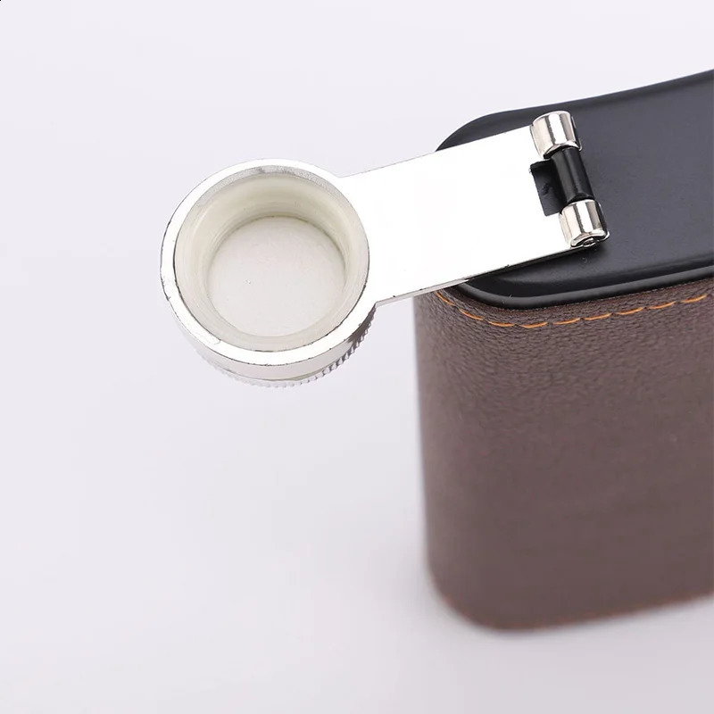 68oz Portable Hip Flask Brown Leather Covered Stainless Steel Flask for Alcohol Whiskey Flasks Man Gift 240729