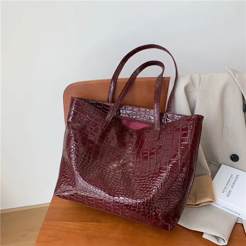 2025 new Pattern Oblique Straddle One Shoulder Large Capacity Bag Simple and Fashionable Handheld PU Tote 240729