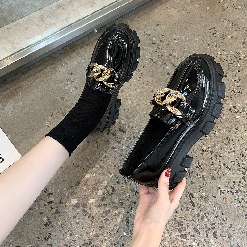 2022 Women Spring New Black Platform Flats Shoes Women Loafers Slip on Boat Shoes Metal Chain Designer Casual Leather Oxfords