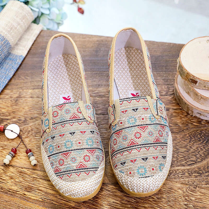 Old Ddmysports S Cloth Women Canvas Shoes Fashionable Versatile Slip Resistant And Comfortable To Step On Outdoor Shoes hoes lip tep hoes