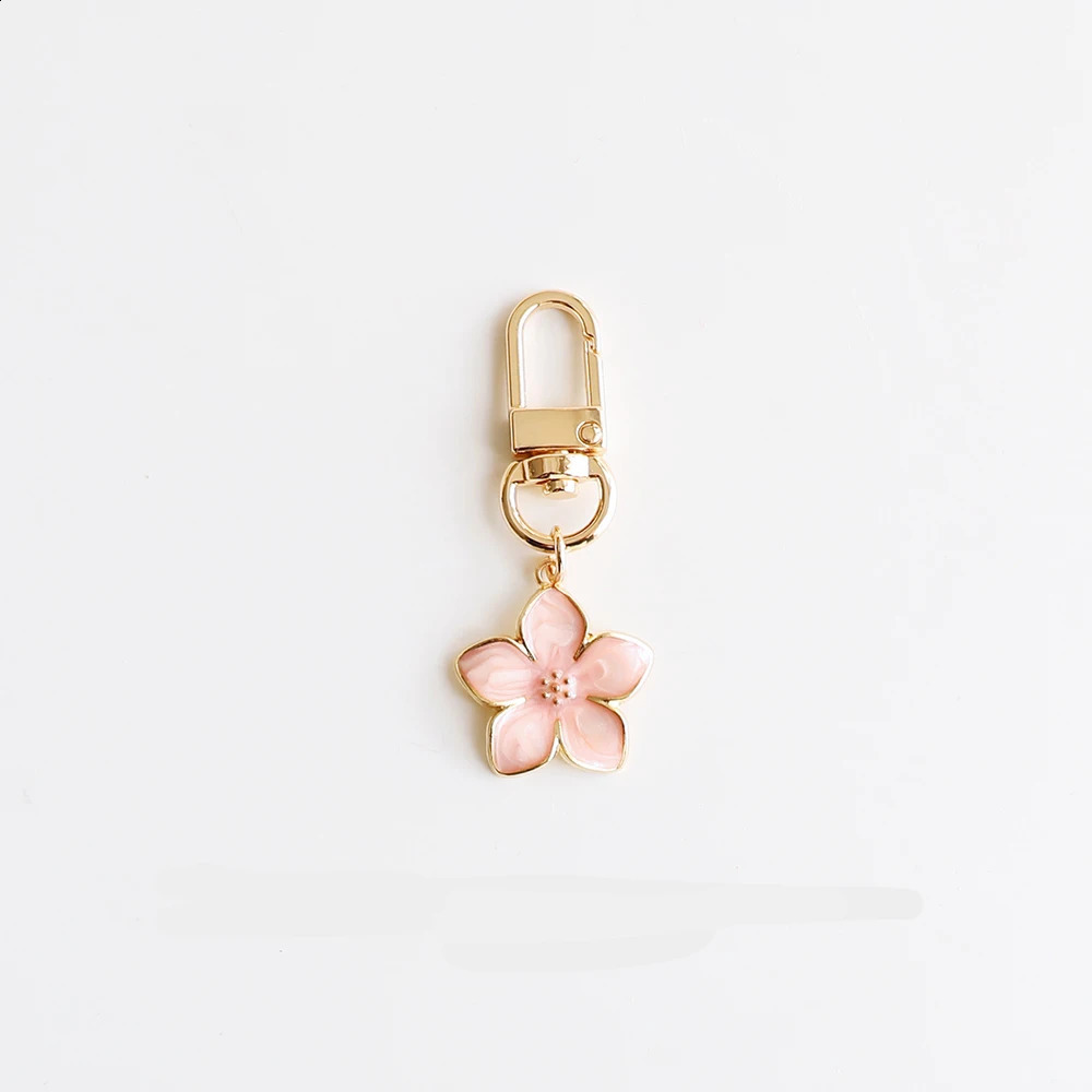 White Pearl Flower Keychain Cute Accessories Couple Matching Pendant Wholesale Boutique 240729